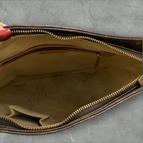Louis Vuitton Monogram Looping GM Shoulder Bag - Picture 11 of 12
